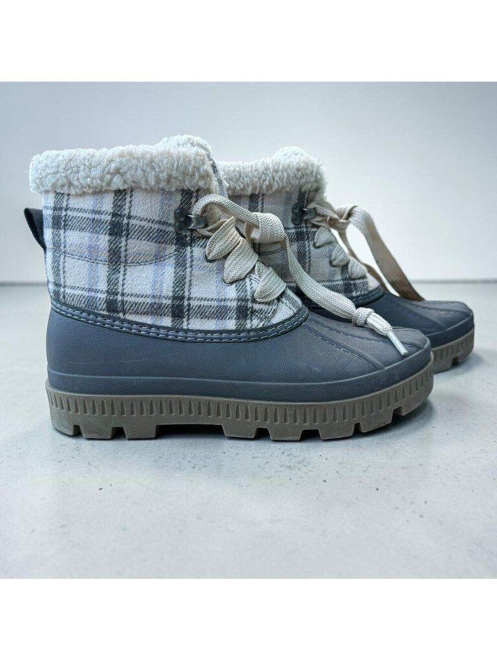 Ozark Trail Women’s 8 Gray Plaid Fleece Lined Duck Boots Lace Up Winter